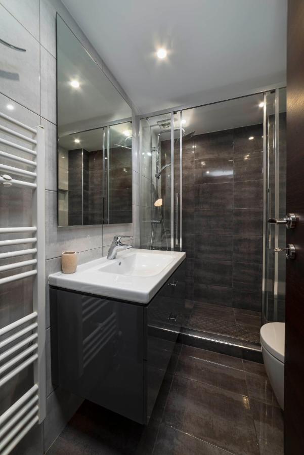 Lykabettus Gem With Yard And Parking Apartment เอเธนส์ ภายนอก รูปภาพ