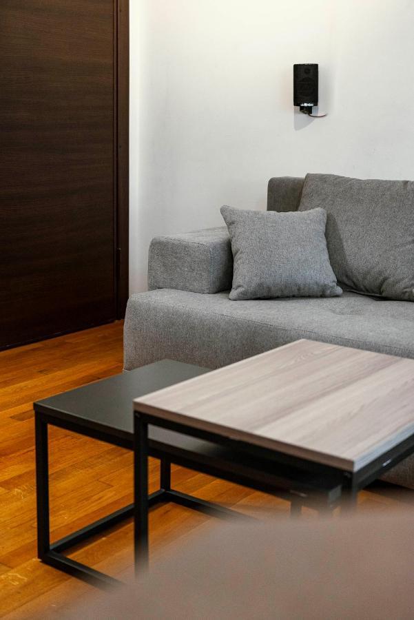Lykabettus Gem With Yard And Parking Apartment เอเธนส์ ภายนอก รูปภาพ
