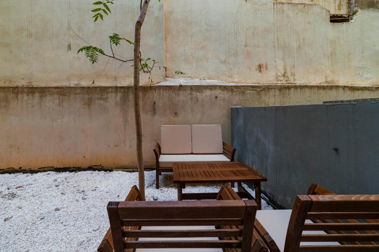 Lykabettus Gem With Yard And Parking Apartment เอเธนส์ ภายนอก รูปภาพ